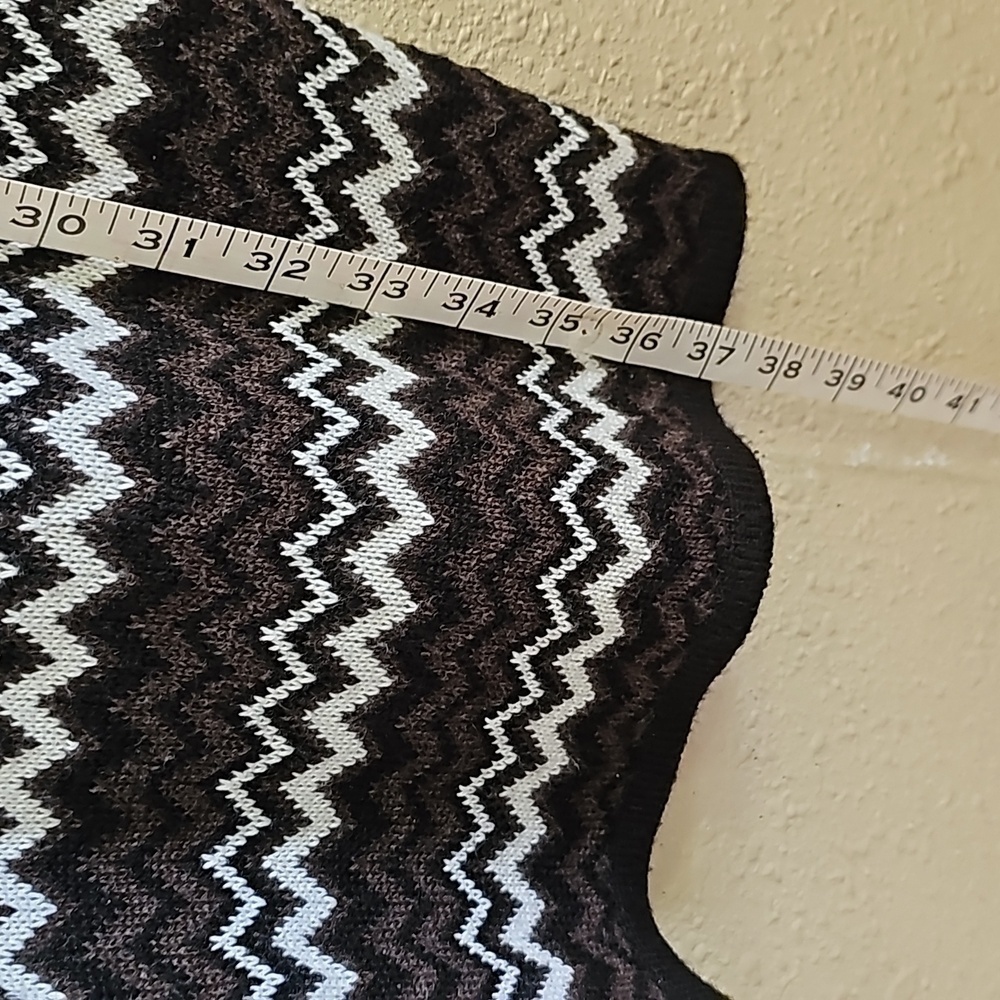 Calvin Klein Knitted Dress. - Picture 8 of 8